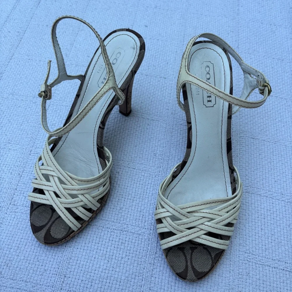 Coach women 8b